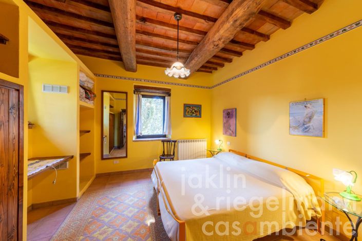 Image No.33-9 Bed Country House for sale