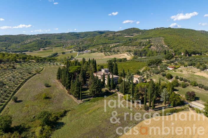 Image No.6-Maison de campagne de 9 chambres à vendre à Perugia