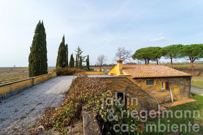Image No.22-Maison de campagne de 11 chambres à vendre à Cecina