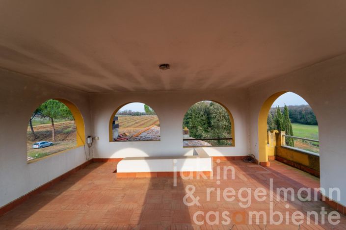 Image No.26-Maison de campagne de 11 chambres à vendre à Cecina