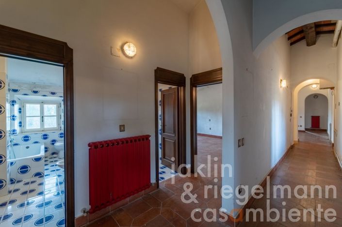 Image No.42-Maison de campagne de 11 chambres à vendre à Cecina