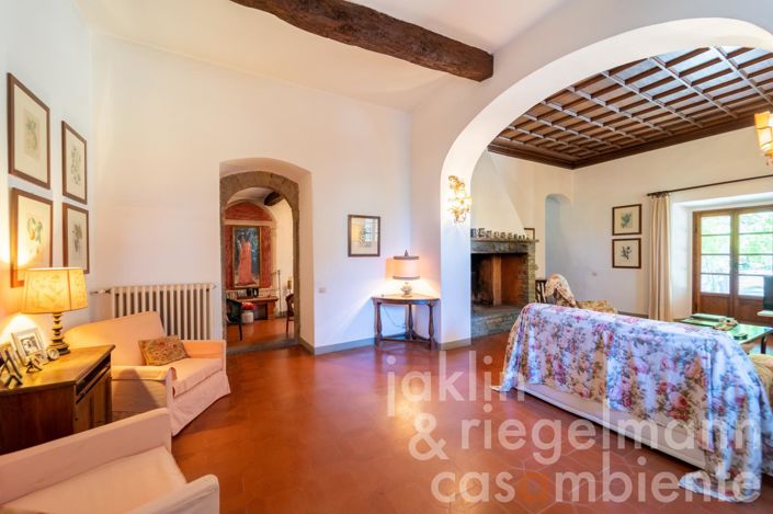 Image No.17-5 Bed Country House for sale