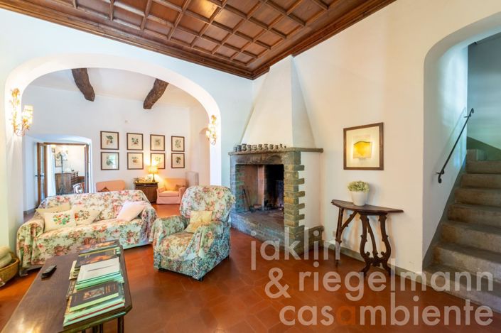 Image No.18-5 Bed Country House for sale