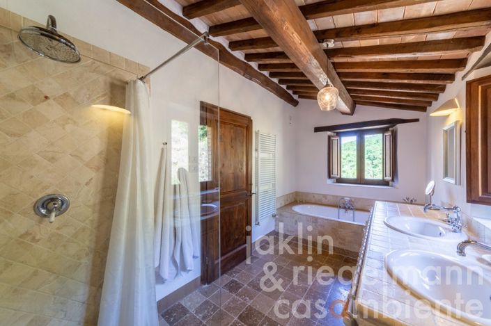 Image No.41-Maison de campagne de 4 chambres à vendre à Castiglion Fiorentino