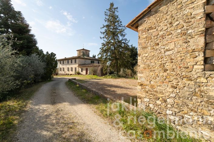 Image No.8-Maison de campagne de 13 chambres à vendre à Montespertoli