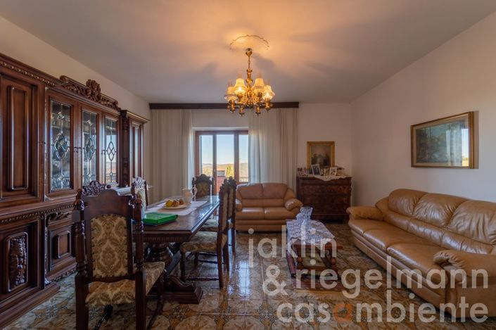 Image No.52-6 Bed Country House for sale