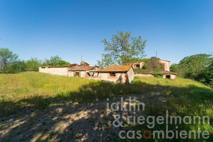 Image No.10-3 Bed Farmhouse for sale
