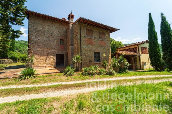 Image No.10-4 Bed Country House for sale