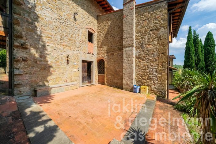 Image No.20-4 Bed Country House for sale