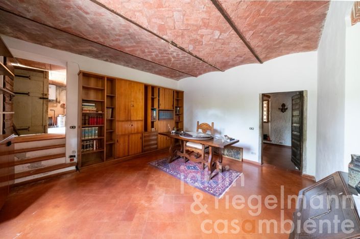 Image No.37-4 Bed Country House for sale