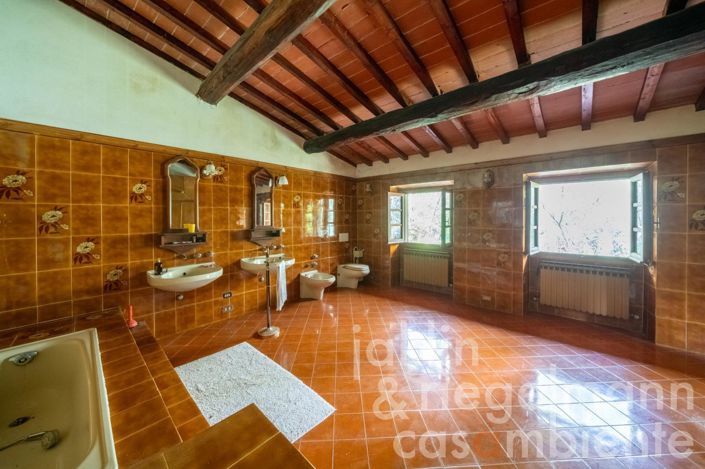 Image No.54-4 Bed Country House for sale
