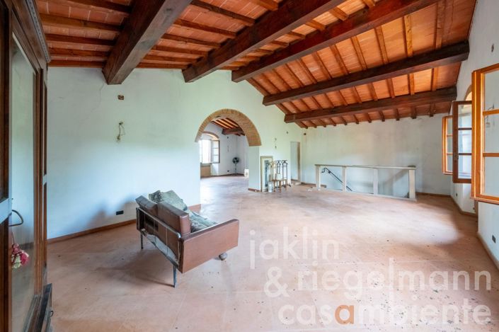 Image No.63-4 Bed Country House for sale