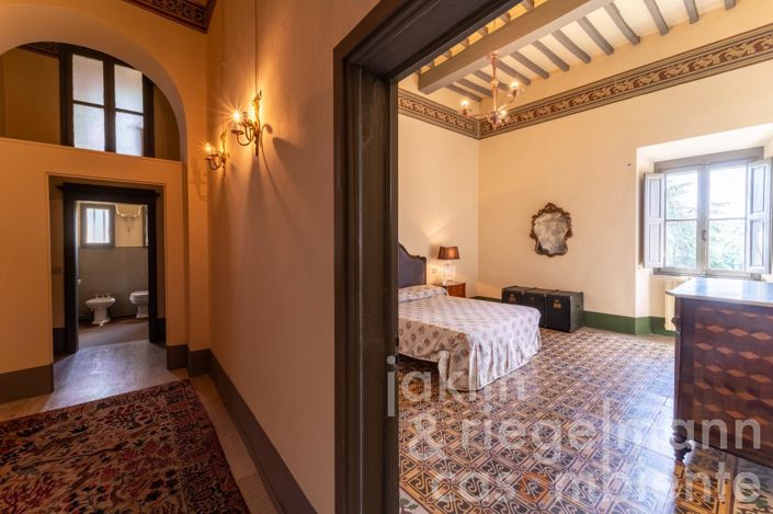 Image No.42-6 Bed Villa for sale