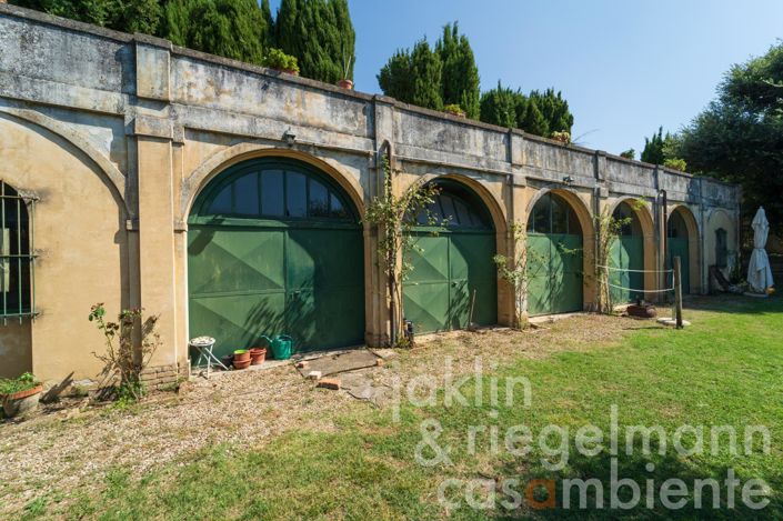 Image No.13-9 Bed Villa for sale