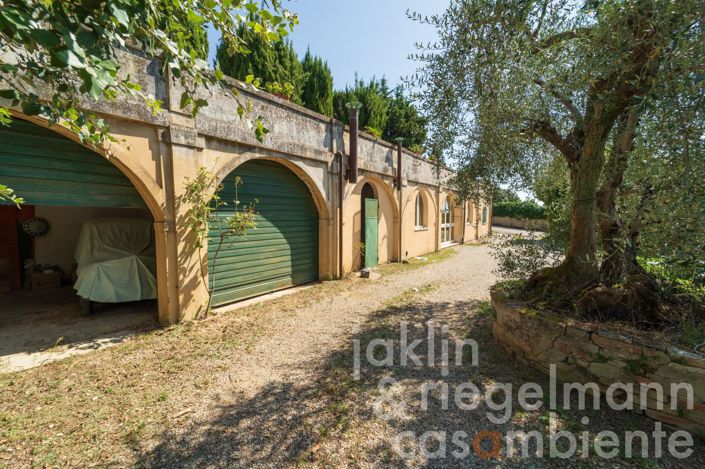 Image No.14-9 Bed Villa for sale