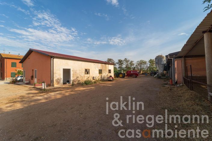 Image No.11-5 Bed Farmhouse for sale