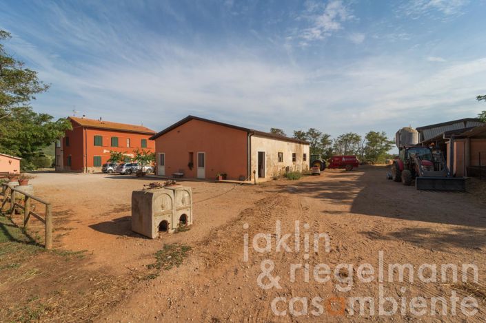 Image No.2-5 Bed Farmhouse for sale