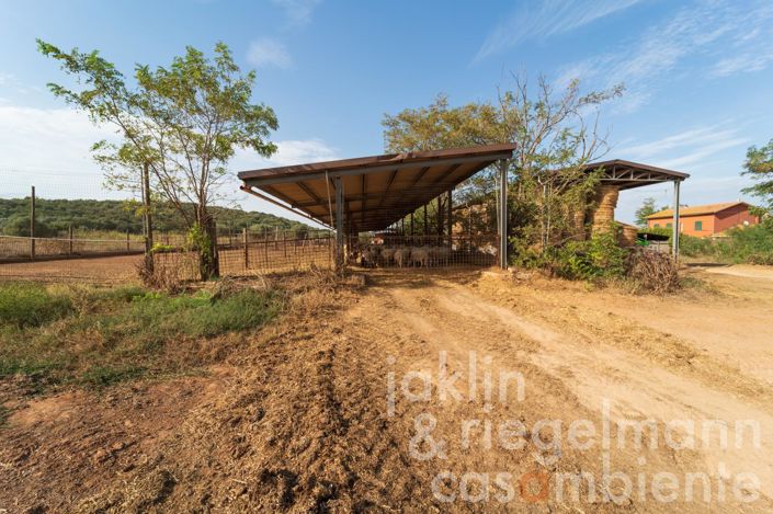 Image No.28-5 Bed Farmhouse for sale