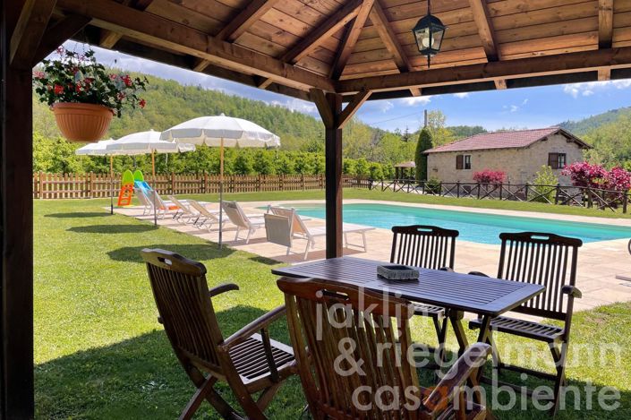 Image No.2-Maison de campagne de 5 chambres à vendre à Arezzo