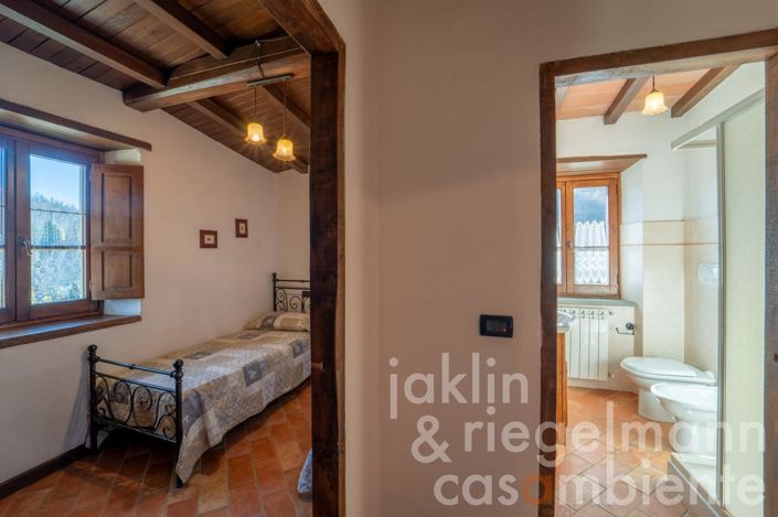 Image No.21-5 Bed Country House for sale