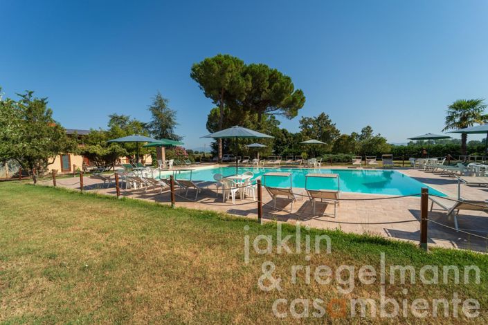 Image No.1-Ferme de 10 chambres à vendre à Castiglione del Lago