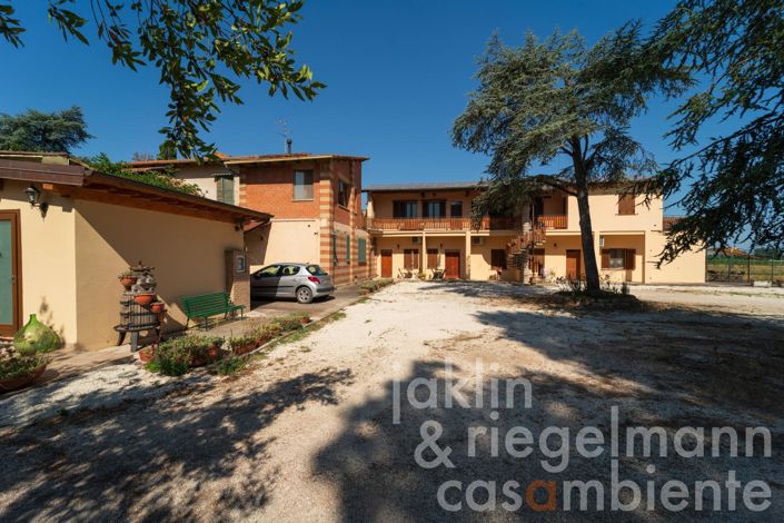 Image No.12-Ferme de 10 chambres à vendre à Castiglione del Lago