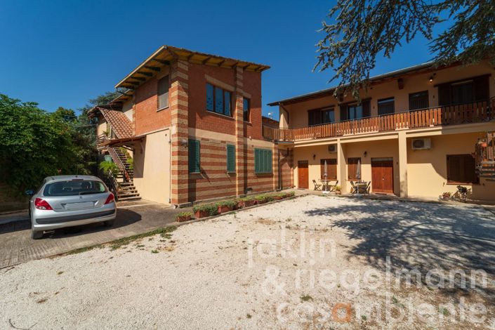 Image No.17-10 Bed Farmhouse for sale