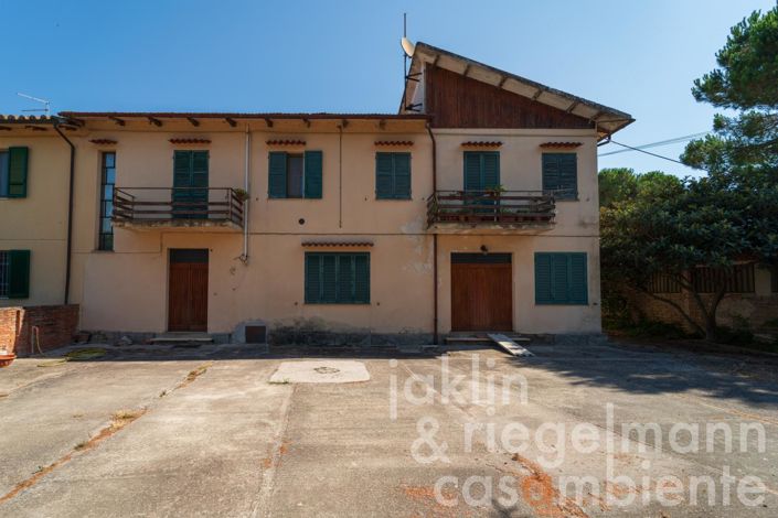 Image No.34-10 Bed Farmhouse for sale