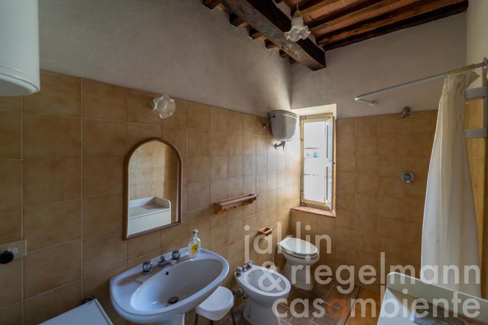 Image No.20-7 Bed Land for sale