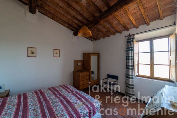 Image No.24-7 Bed Land for sale