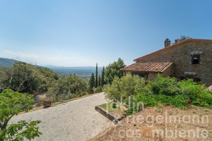 Image No.12-5 Bed Country House for sale