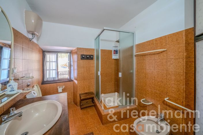 Image No.38-5 Bed Country House for sale