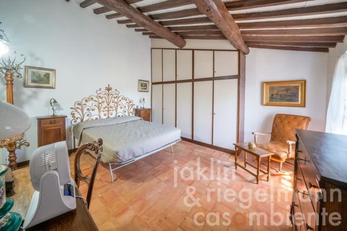 Image No.40-5 Bed Country House for sale