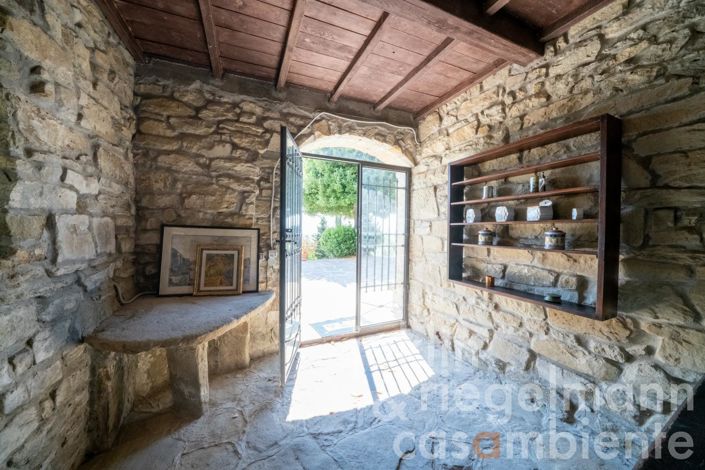 Image No.51-5 Bed Country House for sale