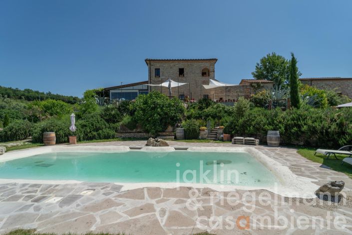 Image No.1-8 Bed Farmhouse for sale
