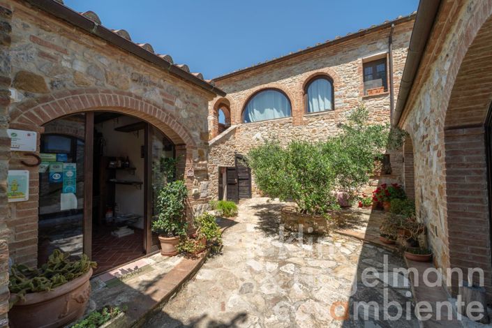 Image No.12-8 Bed Farmhouse for sale