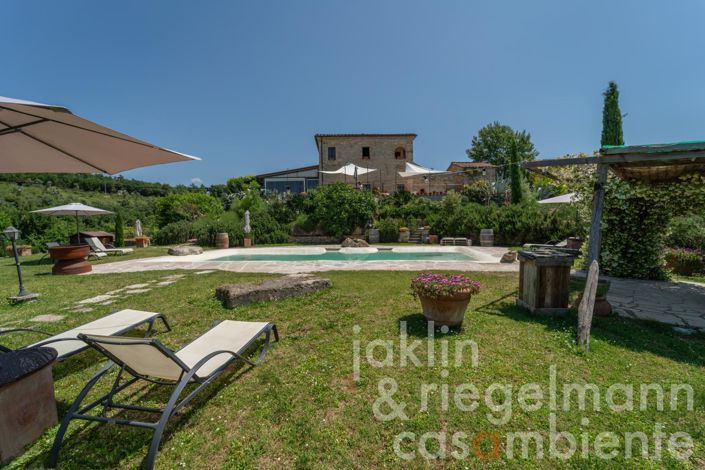 Image No.21-8 Bed Farmhouse for sale