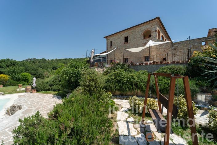 Image No.3-8 Bed Farmhouse for sale