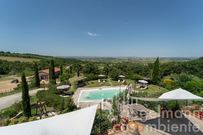 Image No.4-8 Bed Farmhouse for sale