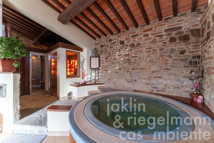 Image No.42-8 Bed Farmhouse for sale