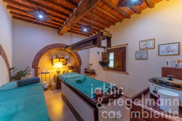 Image No.47-8 Bed Farmhouse for sale