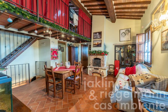 Image No.48-8 Bed Farmhouse for sale