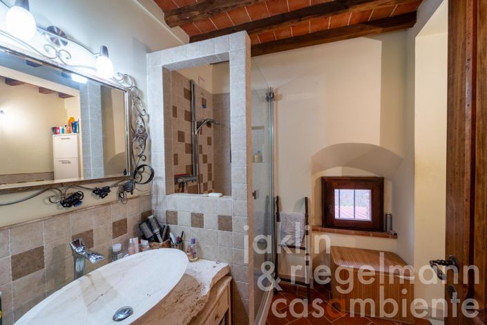 Image No.54-8 Bed Farmhouse for sale