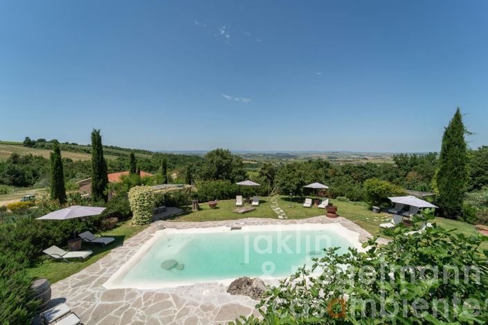 Image No.6-8 Bed Farmhouse for sale