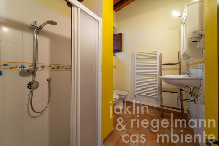 Image No.62-8 Bed Farmhouse for sale