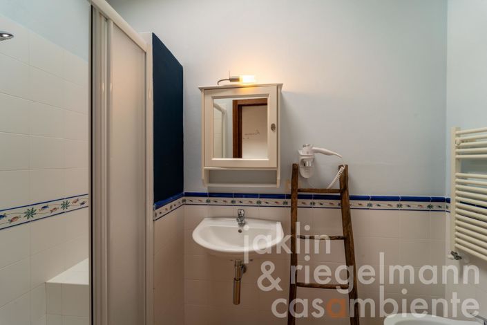 Image No.66-8 Bed Farmhouse for sale