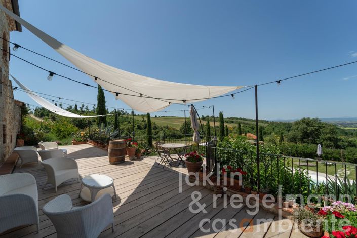 Image No.8-8 Bed Farmhouse for sale