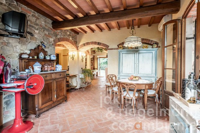 Image No.12-10 Bed Country House for sale