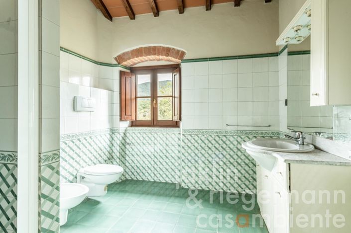 Image No.34-10 Bed Country House for sale