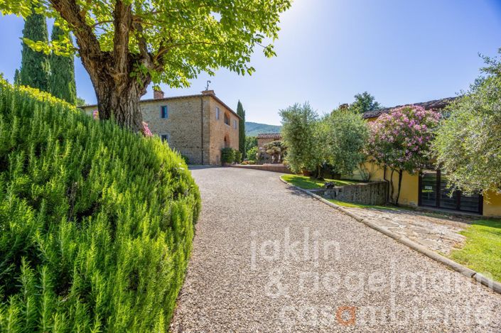 Image No.25-6 Bed Country House for sale